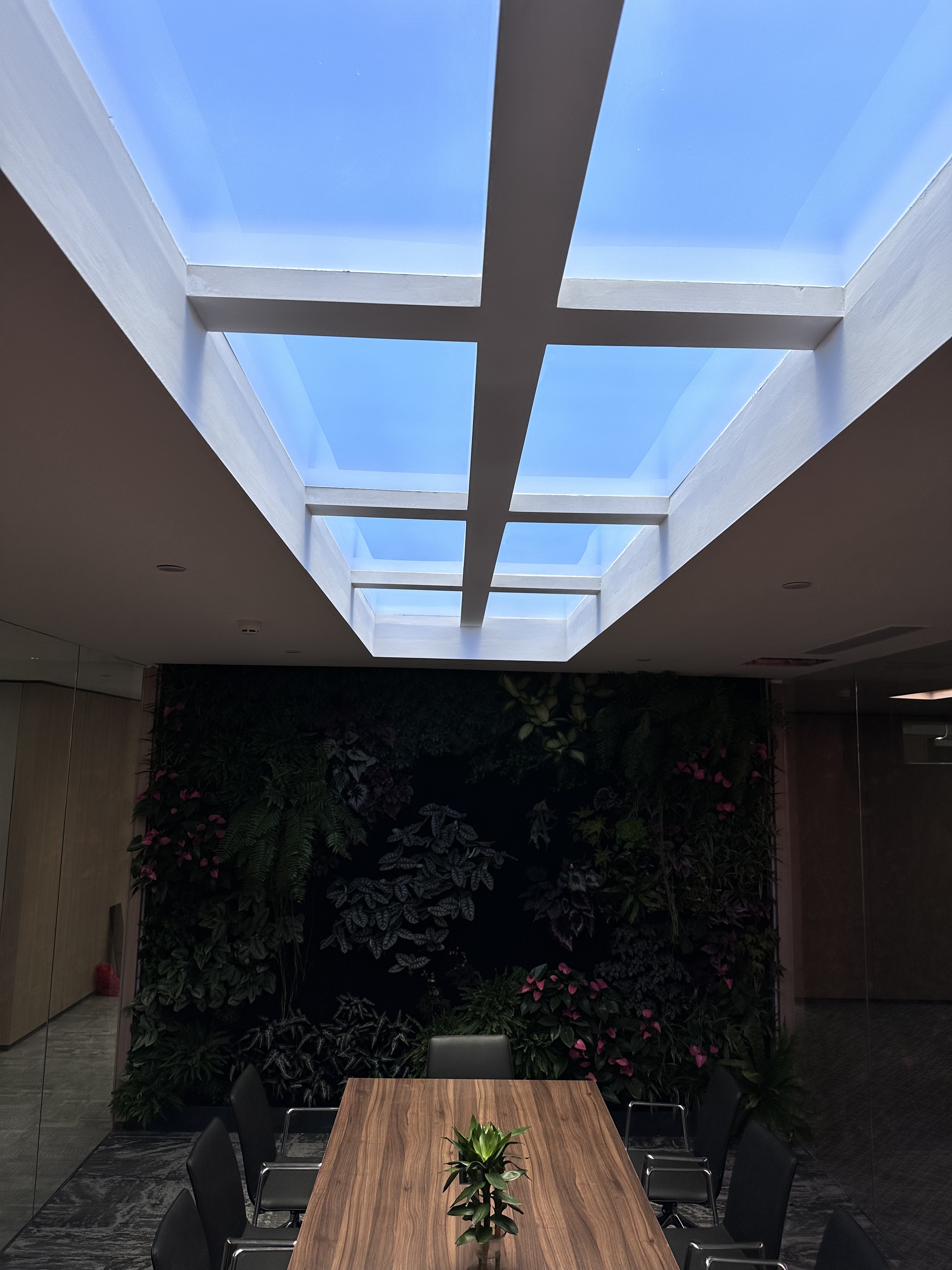 آخرین وبلاگ های شرکت در مورد چرا چراغ های پخش کننده رایل از چراغ های استاندارد LED متفاوت هستند؟