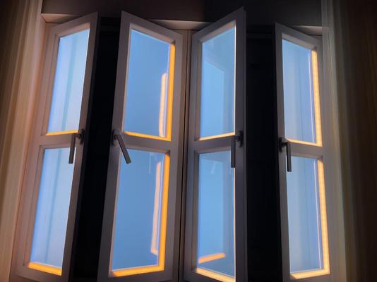 لامپ روشنایی 160 وات هوشمند با بیش از 10000 لومن و ادغام چند پروتکل برای فضاهای بسته